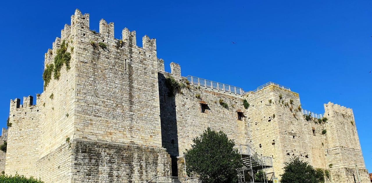 Castle Apartment Prato (Prato)